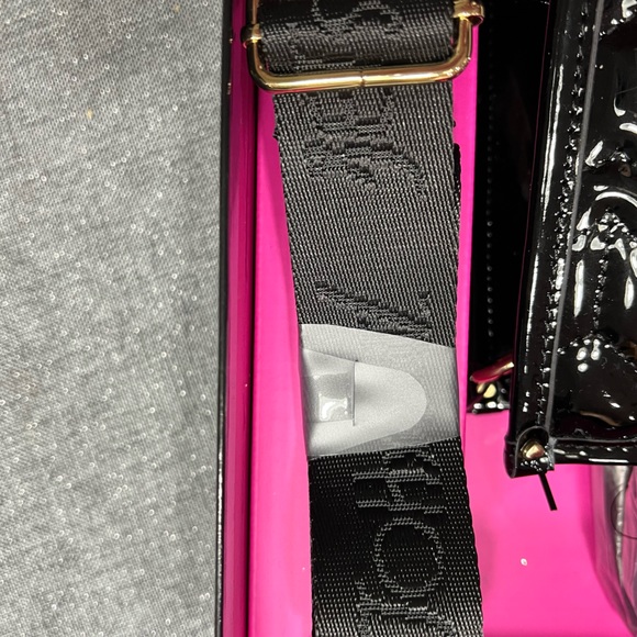 Betsey Johnson Mini Skull Satchel - Picture 3 of 7